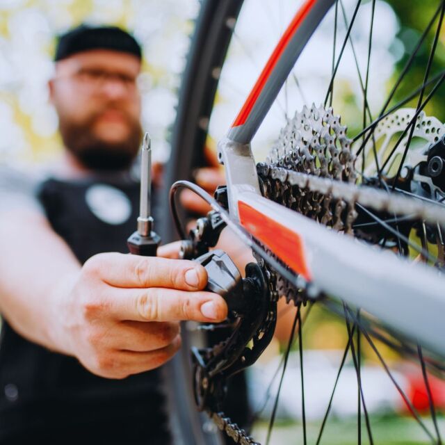 Let's start a bike maintenance mastermind group in the comments. 

Please share: What are your best bike maintenance tips? What might newer riders need to know?

Newer folks: What questions do you have?

Let's strengthen our cycling community...happy tip-swapping!
.
.
#cyclinglifestyle #californiacycling #oregoncycling #fromwhereiride
